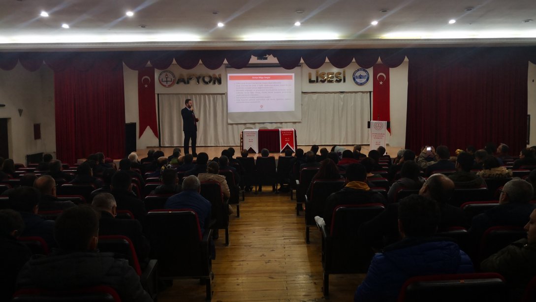 TÜBİTAK Konya Bölge Koordinatörü Doç. Dr. Mehmet HACIBEYOĞLU Tarafından Bilgilendirme Toplantısı Gerçekleştirildi